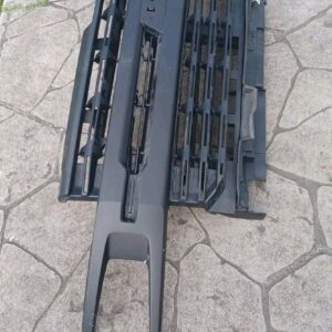 2019 2022 Chevy silverado 1500 Grill and Shutter