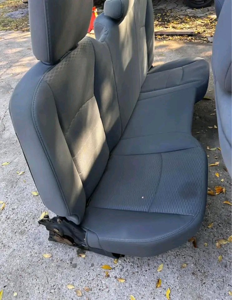 2014 Dodge Ram 1500 seats - Image 3