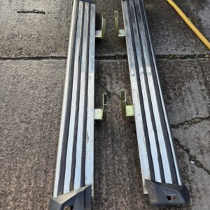 Mercedes g wagon W463 side steps SWB
