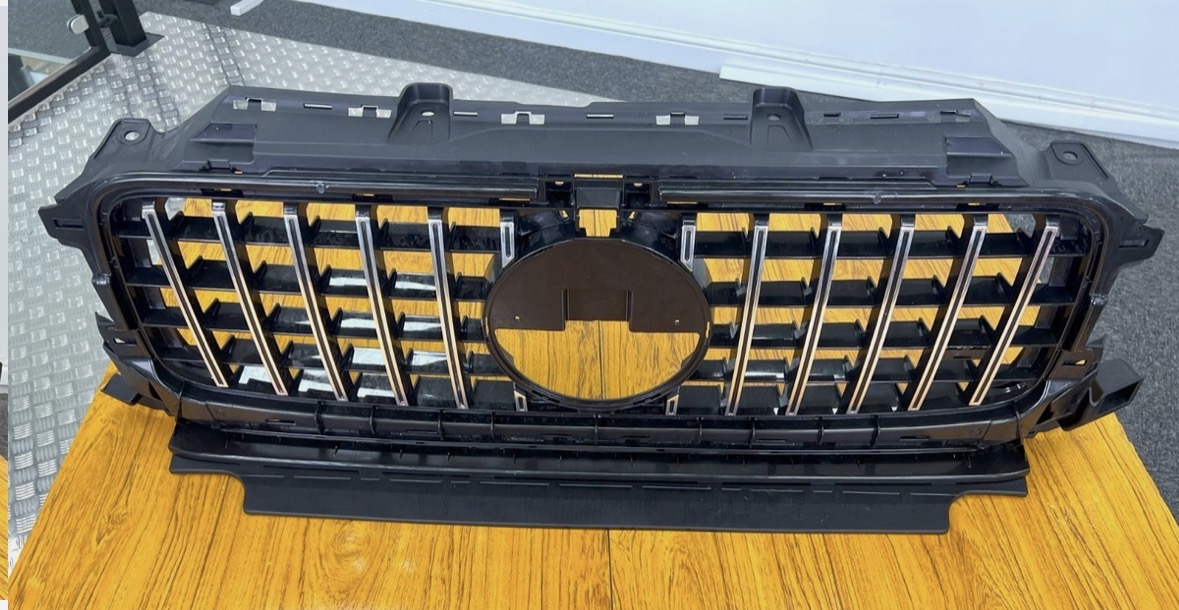 Mercedes G63 AMG W464 Front Grill - Image 3