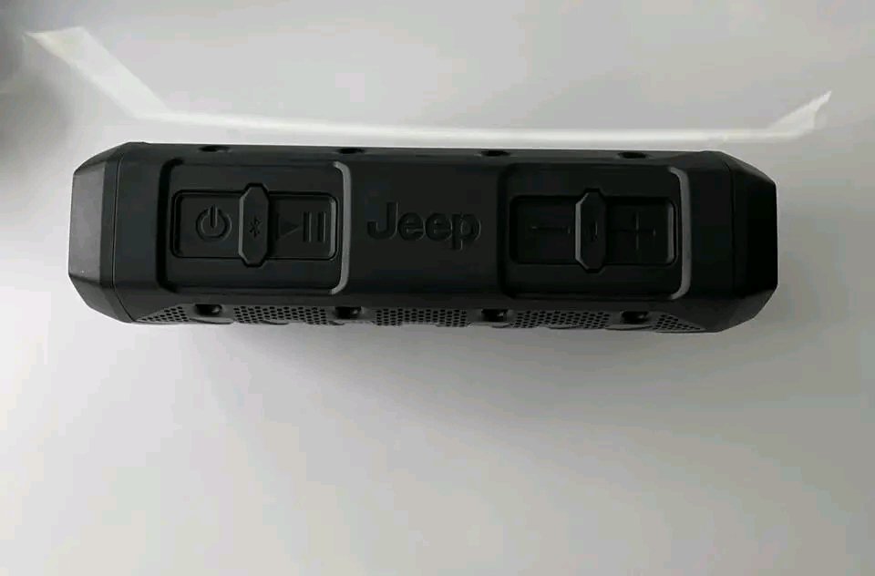 Jeep Gladiator 2021-2026 Mopar
Bluetooth speaker.