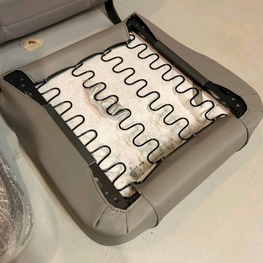 1987-2006 Jeep Wrangler TJ / Wrangler YJ (87-95) Brand New Grey Quadratec Heritage Premium Fixed-Back Jeep Seats. - Image 4