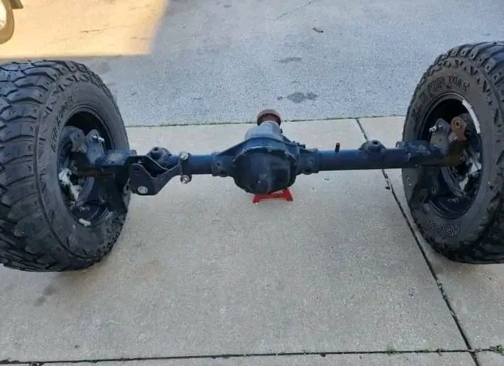 Jeep Rubicon Axles! Front and rear factory Dana 44 rubicon axles. - Image 2