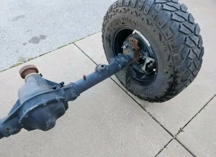 Jeep Rubicon Axles! Front and rear factory Dana 44 rubicon axles. - Image 5