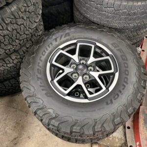 Jeep rubicon wheels with 285/70/17 BF
Goodrich KO2 tires